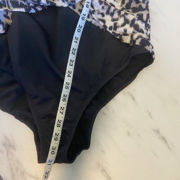 Lands End Swimsuit Size 18DD Leopard Cheetah Black Tummy Control One Piece - Picture 9 of 10